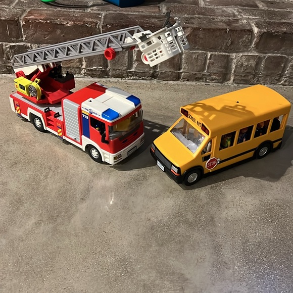 Playmobil fire truck 4512 vintage plus Schoolbus toy - Picture 1 of 5
